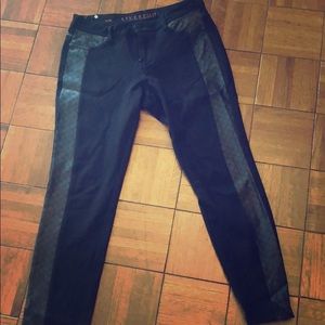 Liverpool Madonna Legging